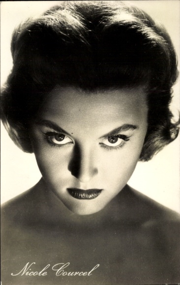 Postcard actress Nicole Courcel, portrait, film The Blonde Witch