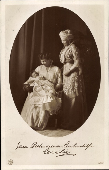 Ak Kronprinzessin Cecilie von Preußen, Kaiserin Auguste Viktoria, Alexandrine, NPG 5237
