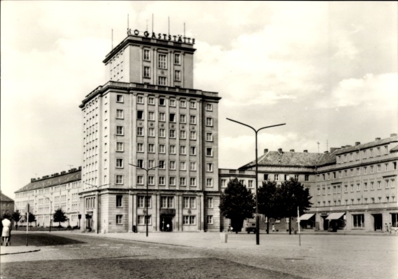 Postcard Wismar, view of the HO restaurant at the Peace Square