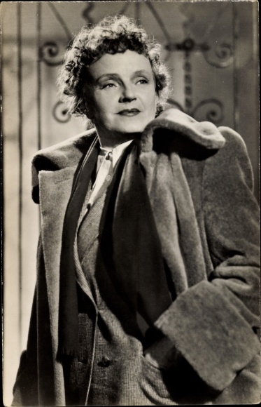 Postcard Actress Maly Delschaft, DEFA, Affaire Blum, The Sonnenbrucks