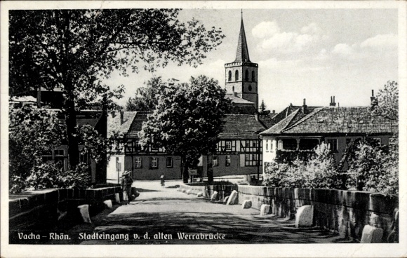 Ak Vacha in de wijk Wartburg, stadsingang vanaf de oude Werrabrug, kerktoren