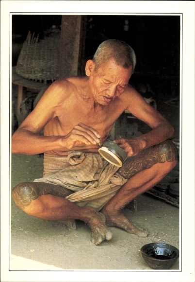 Postcard Burma, Heide, artisans and lacquerers
