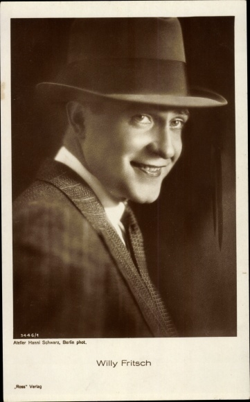 Postcard actor Willy Fritsch, portrait with hat, Ross Verlag 3446/1