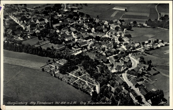 Ak Obergünzburg im Allgäu, Blick auf den Ort, Fliegeraufnahme