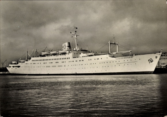 Postcard FDGB holiday ship, MS Völkerfreundschaft