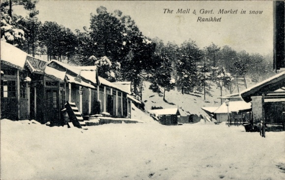 PC Ranikhet India, Market in snow