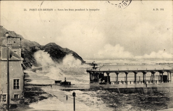 Ak Port-en-Bessin Calvados, Unter den Lichtern während des Sturms