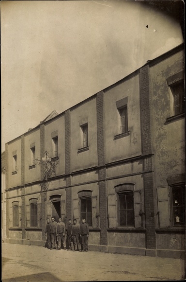 Photo Postcard Men in front of a factory building, locksmith, metalworking shop