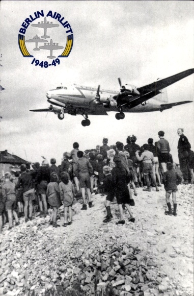 Maximaal Ak-passagiersvliegtuig, Berlijnse luchtbrug, Berlijn Tempelhof, 1948