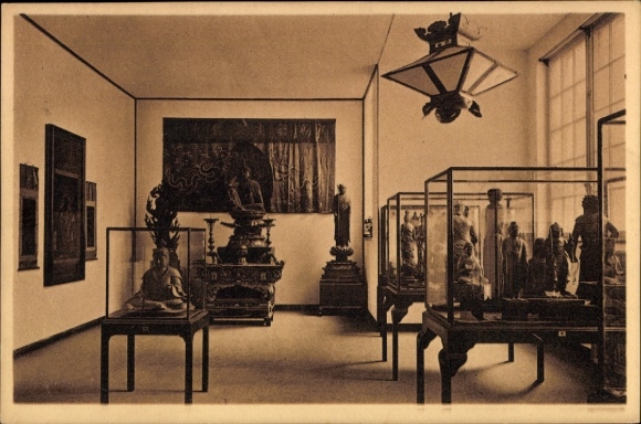Postcard Cologne on the Rhine, Museum of East Asian Art, Sculpture Hall, various statues, display cases