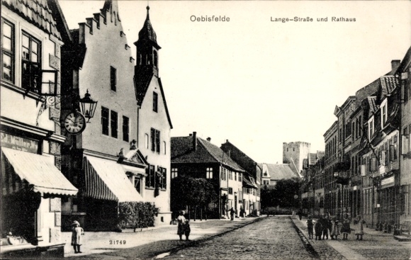 KP Oebisfelde w Saksonii-Anhalt, Lange Straße, ratusz, architektura, widok na starą ulicę