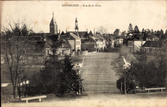 Postcard Senonches Eure et Loir, Rue de la Gare