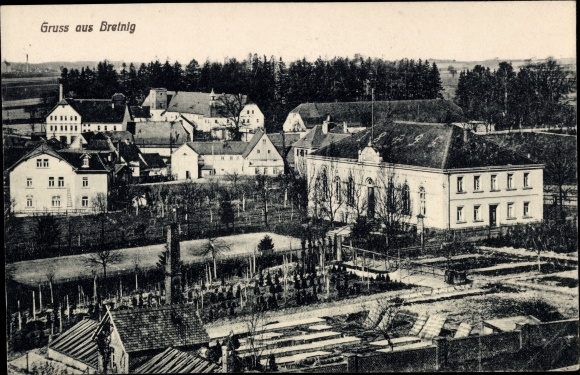 Postcard Bretnig Hauswalde in the district of Bautzen, view of the town, chimney, gardens, gymnasium
