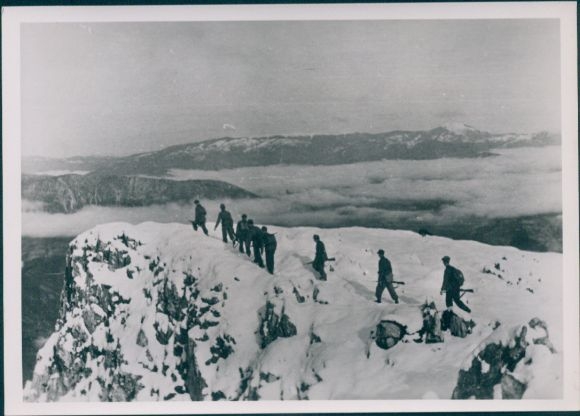 Photo Croatian mountain troops on a summit position, Wehrmacht, II WW