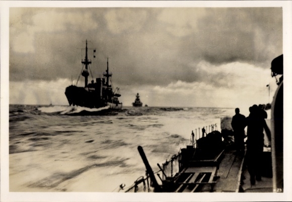 Foto Deutscher Kreuzer, Sperrbrecher, Torpedoboote, minenverdächtiges Gebiet, Kriegsmarine 1941
