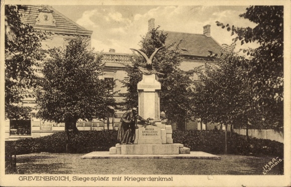 Postcard Grevenbroich in Westphalia, war memorial, statue with eagle, trees in the background