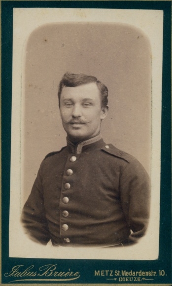 CdV French soldier in uniform, portrait, Regiment 136, photographer Julius Bruère Metz