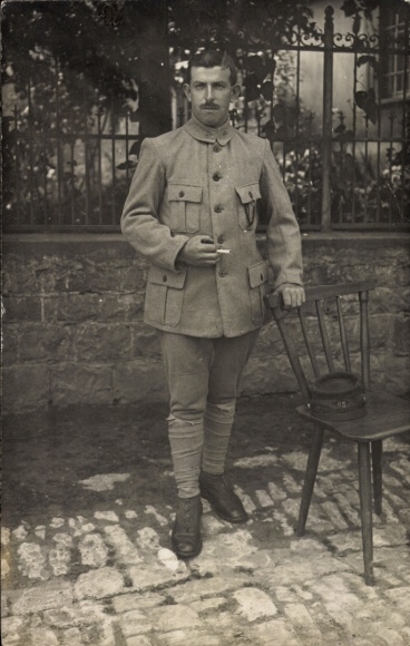 Photo PC German soldier in uniform, standing portrait, cigarette, Schweinfurt