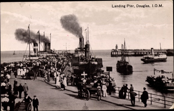 Postcard Douglas Isle of Man, Landing Pier