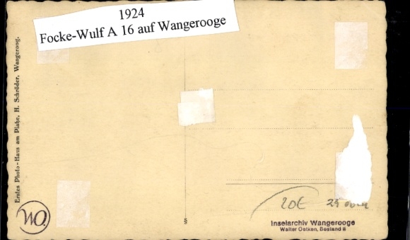 Photo Postcard Wangerooge, aircraft Focke Wulf A 16, group photo, 1924, photographer H. Schröder