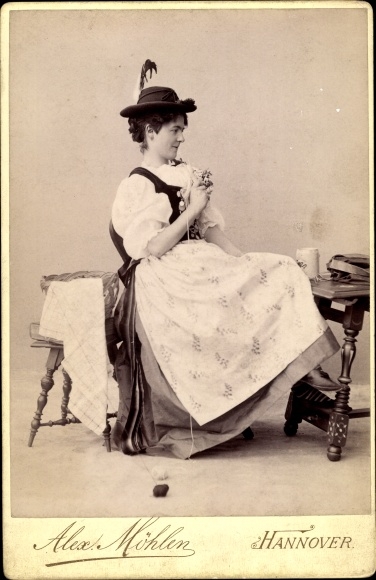 Cabinet photo of a woman&#39;s portrait, lady in costume