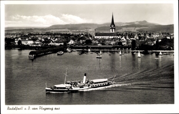 Postcard Radolfzell am Bodensee, ship on the water, church in the background, city view, sailboats