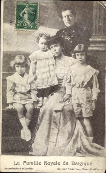 Postcard La Famille Royal de Belgique, Belgian royal family, King Albert I with his wife and children