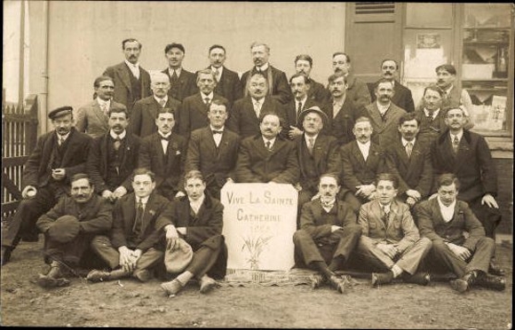 10 old photo PC groups of men, various motifs