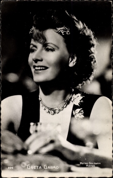 Postcard Actress Greta Garbo, portrait