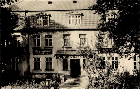Postcard Ludwigslust in Mecklenburg, HO Gaststätte Parkhotel