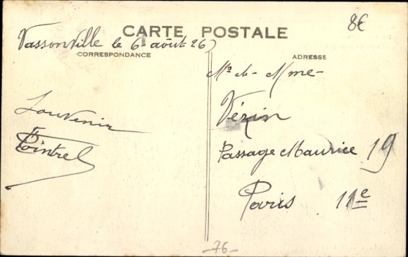 Postcard Berneval sur Mer Seine Maritime, un bain de soleil sur les Falaises