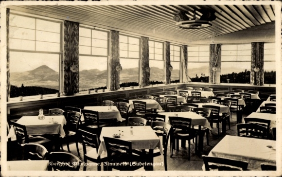 Ak Zinnwald Georgenfeld Altenberg im Erzgebirge, Blick auf Restaurant, Tische, Stühle, Fenster mi