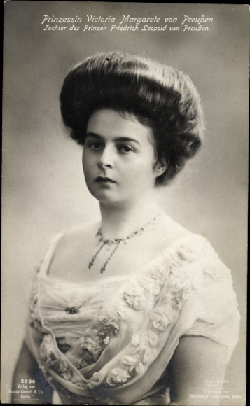 Postcard Princess Victoria Margarete of Prussia, daughter of the Printen Friedrich Leopold of Prussia