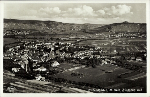 Ak Endersbach Weinstadt in Württemberg, Luftaufnahme von  idyllische Landschaft, viele Häuser
