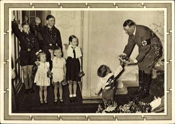 Ganzsachen Ak Führer und Reichskanzler Adolf Hitler, Gratulanten, BDM, HJ