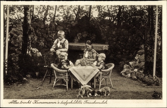 Postcard Werne in the district of Unna, children drinking milk, Heinemann&#39;s milk