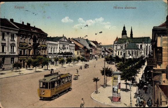 KP Košice Kassa Košice Słowacja, Fö-utca alsoresze, tramwaj, słup reklamowy