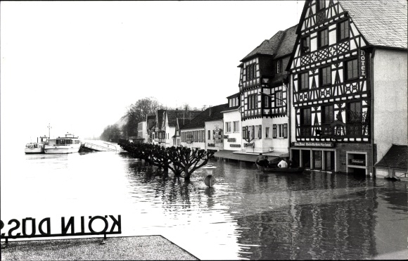 Photo Postcard Bad Breisig am Rhein, road section, flood