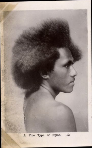 Postcard Fidschi, A fine type of Fijian, portrait of a man