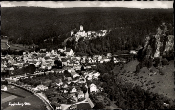 Ak Kipfenberg in Oberbayern, Luftaufnahme von   Gebäude, Stadtlandschaft