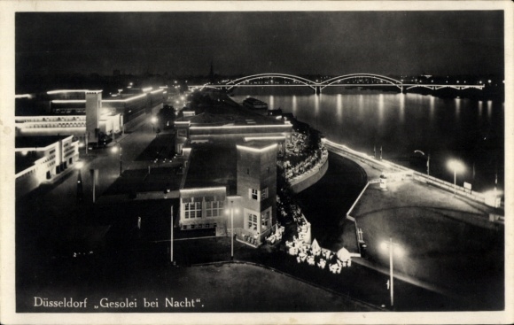 Ak Düsseldorf aan de Rijn, Gesolei bij nacht, Rijnbrug, rivieroevergebied