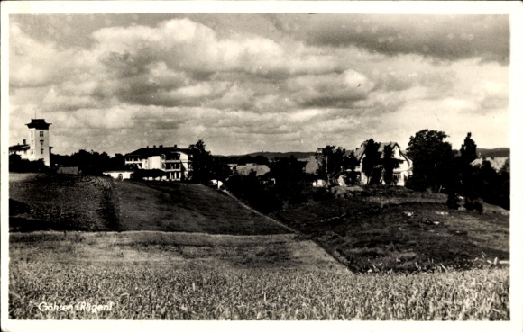 Ak Ostseebad Göhren auf Rügen, Landschaftsblick, Gebäude, Wolken, Felder, historische Stimmung