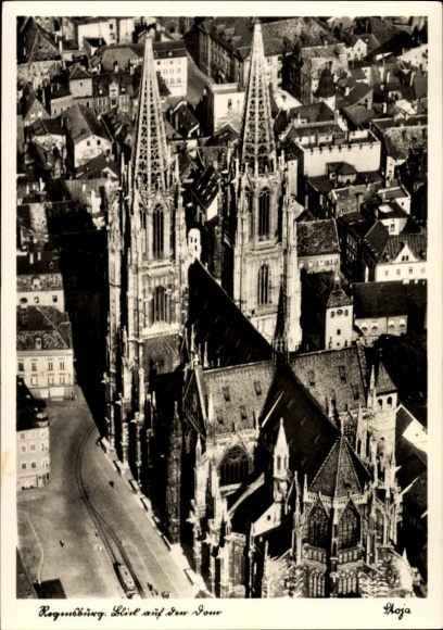 Ak Regensburg aan de Donau Opper-Palts, luchtfoto, kerk