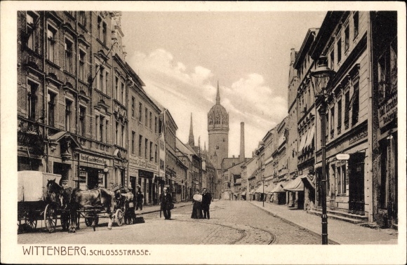 PC Lutherstadt Wittenberg in Saxony Anhalt, lot on the Schlossstrasse, horse-drawn carriage