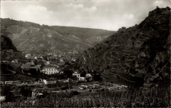 Ak Mayschoß an der Ahr, Gesamtansicht, Ruine Saffenburg