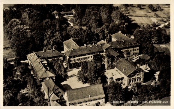 Ak Bad Boll in Württemberg, Luftaufnahme, Kurhaus Bad Boll, Vegetation, Historische Architektur