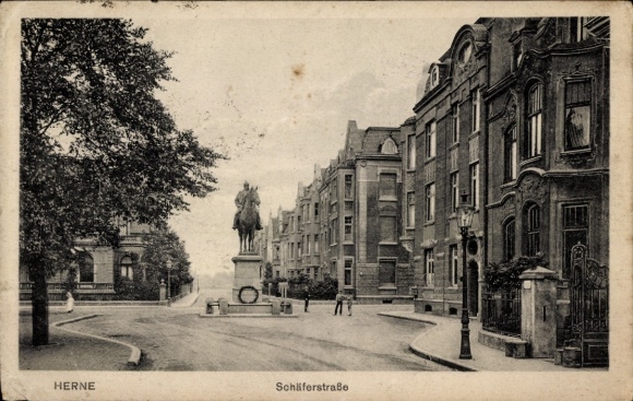 Ak Herne im Ruhrgebiet Westfalen, Statue, Häuserzeile, Schäferstraße,  Ansicht