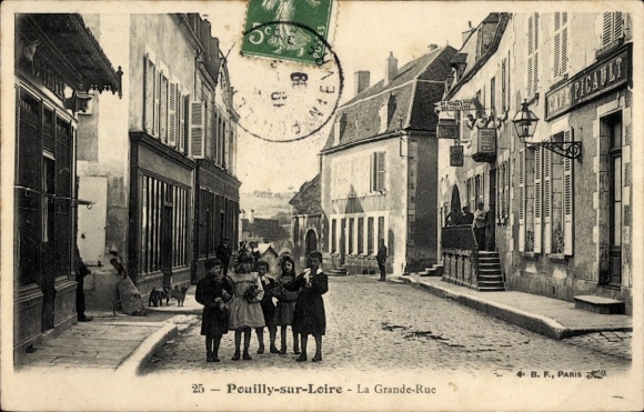 KP Pouilly sur Loire Nievre, dzieci na głównej ulicy