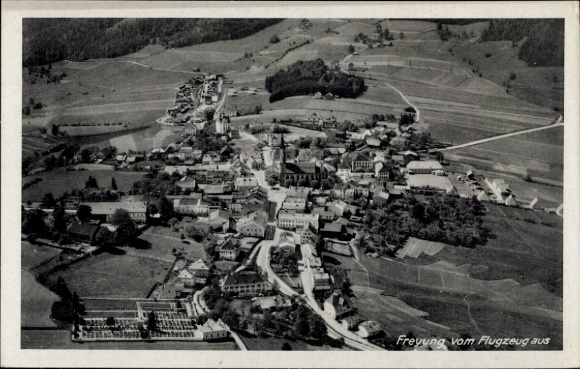 Ak Freyung in het Beierse Woud, luchtfoto van landelijk landschap, gebouwen
