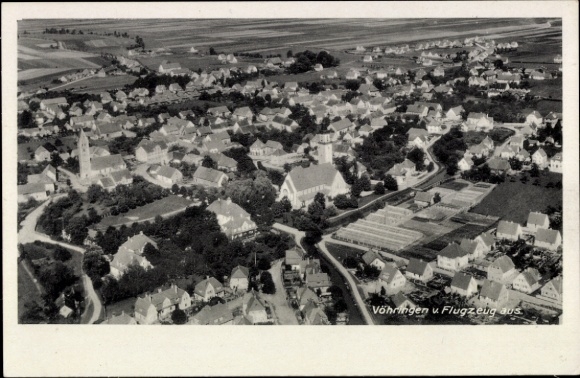 Ak Vöhringen in Württemberg, luchtfoto van huizen, kerk, velden, straten